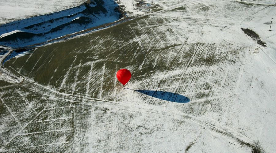 Skrydis oro balionu žiema