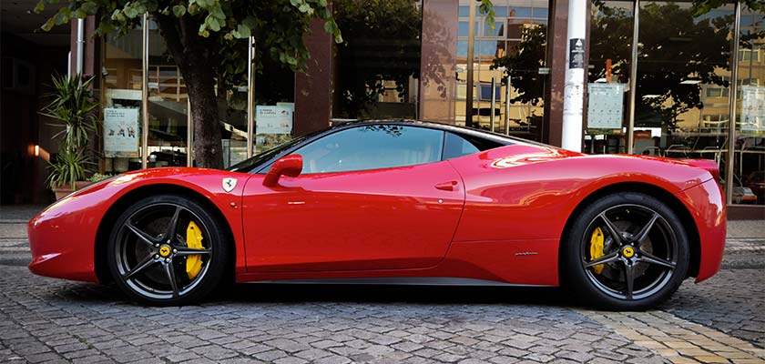 Ferrari - vairavimo dovana vyrui